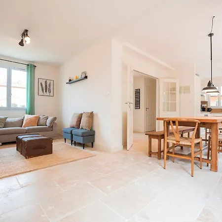 Spacious And Modern With Large Garden And Bbq Area Les Forges (Deux-Sevres)