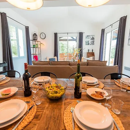 Spacious And Modern With Large Garden And Bbq Area Les Forges (Deux-Sevres)