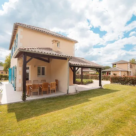 Spacious And Modern With Large Garden And Bbq Area Villa Les Forges (Deux-Sevres)